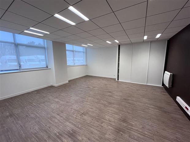 Bureau Location 29800 SAINT THONAN