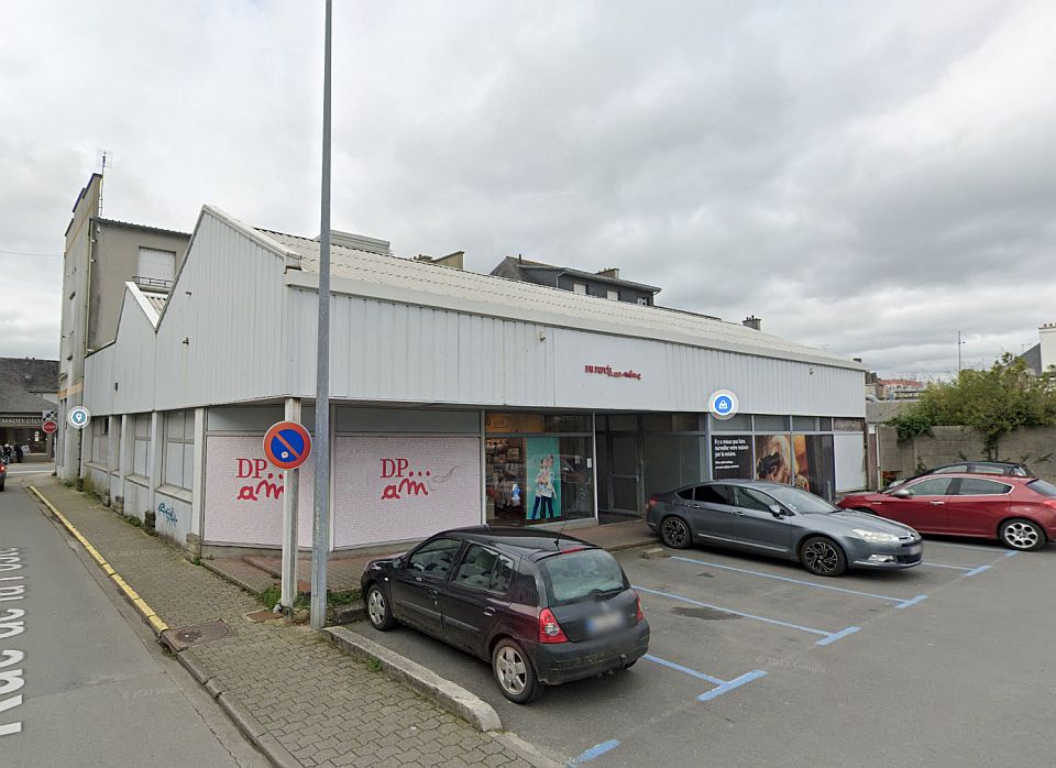 Commerce Location 29800 LANDERNEAU