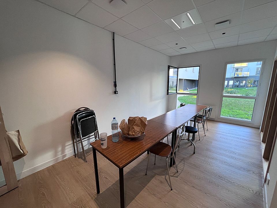 Bureau Location 29200 BREST