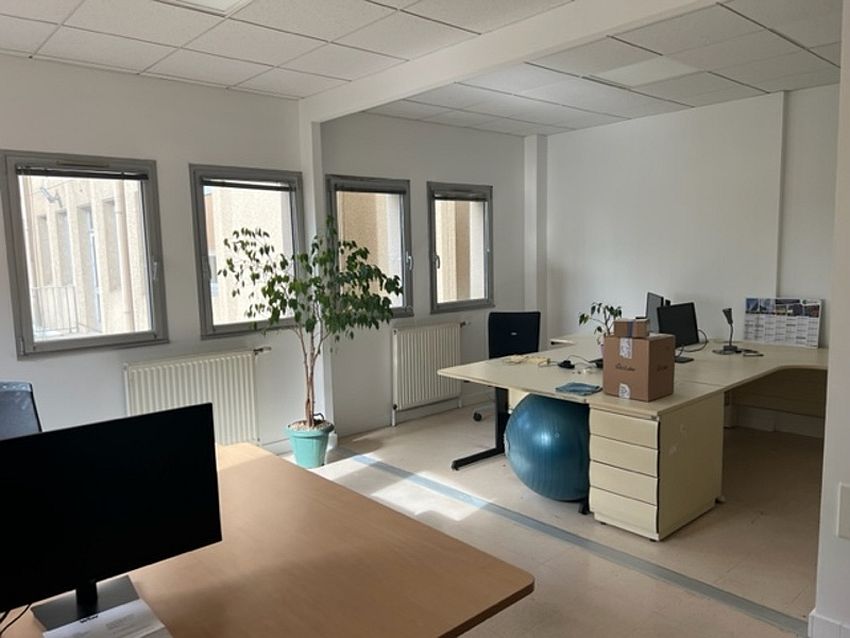 Local d'activités Location 29850 GOUESNOU