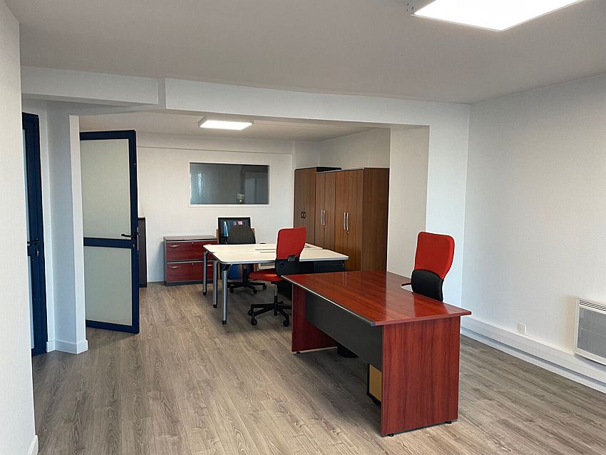 Bureau Location 29200 BREST