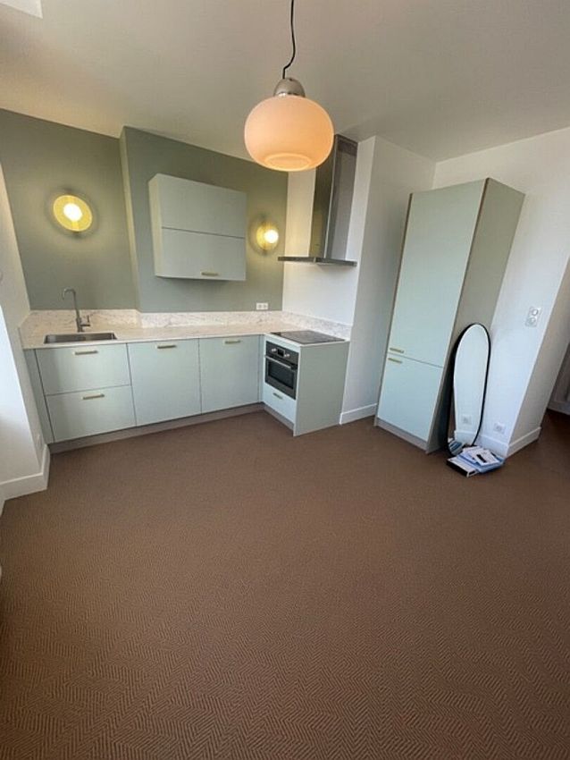 Bureau Location 29200 BREST