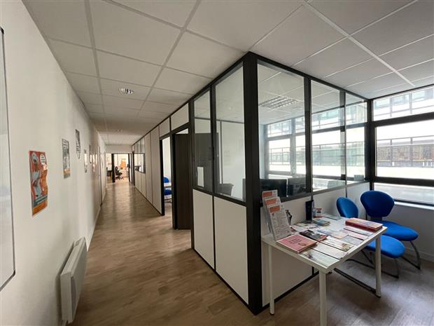Bureau Location 29490 GUIPAVAS