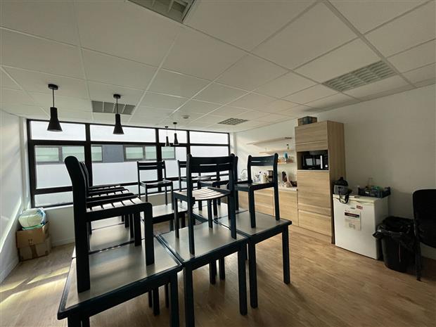 Bureau Location 29490 GUIPAVAS