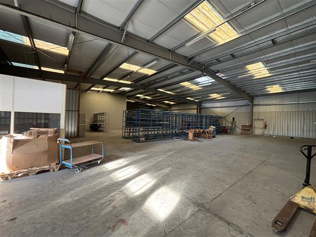 Local d'activités Location 29490 GUIPAVAS