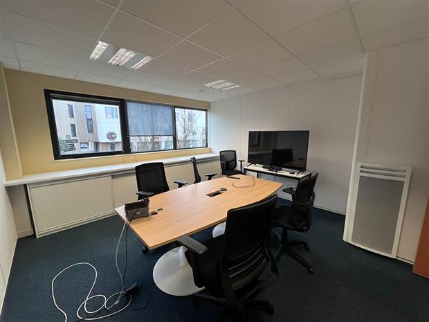 Bureau Location 29490 GUIPAVAS