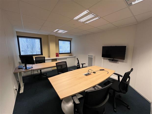 Bureau Location 29490 GUIPAVAS