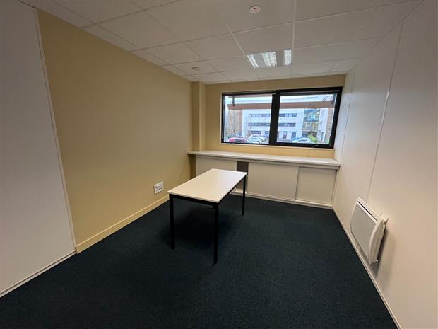 Bureau Location 29490 GUIPAVAS