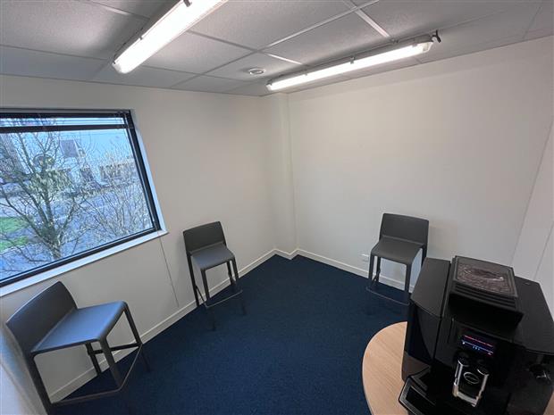 Bureau Location 29490 GUIPAVAS