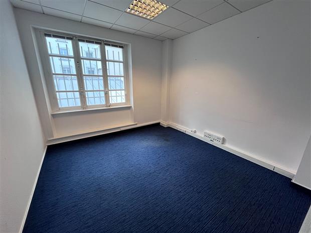 Bureau Location 29200 BREST