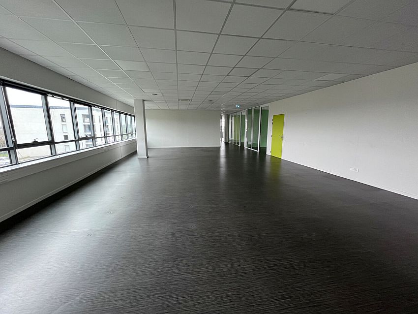 Bureau Location 29490 GUIPAVAS