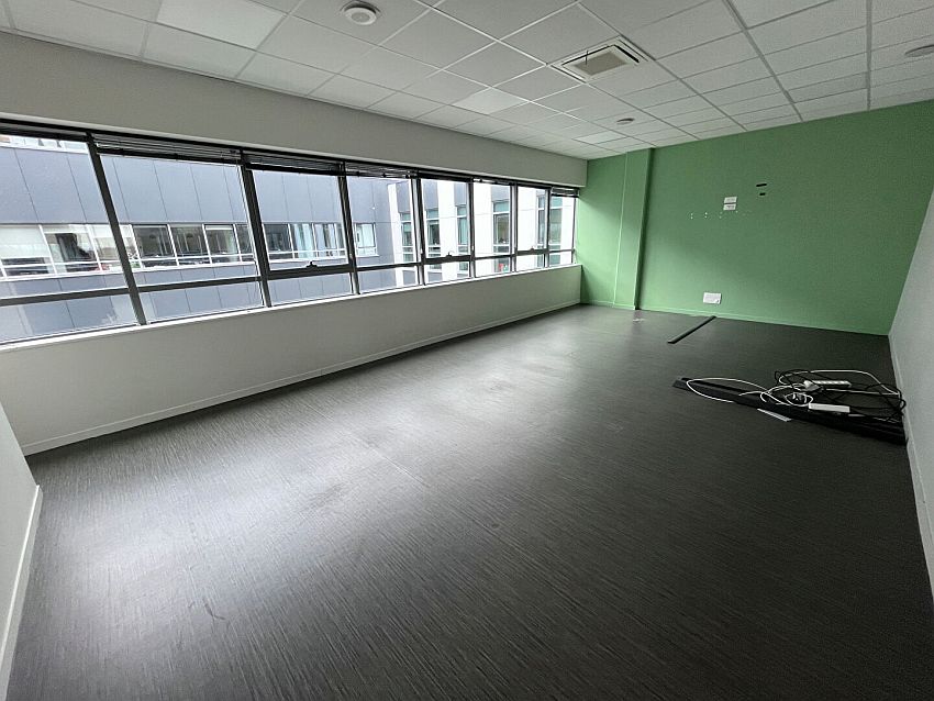 Bureau Location 29490 GUIPAVAS