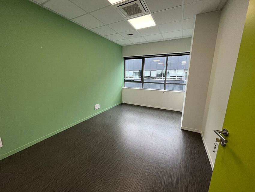 Bureau Location 29490 GUIPAVAS