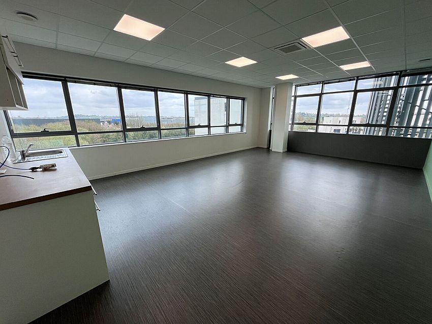 Bureau Location 29490 GUIPAVAS