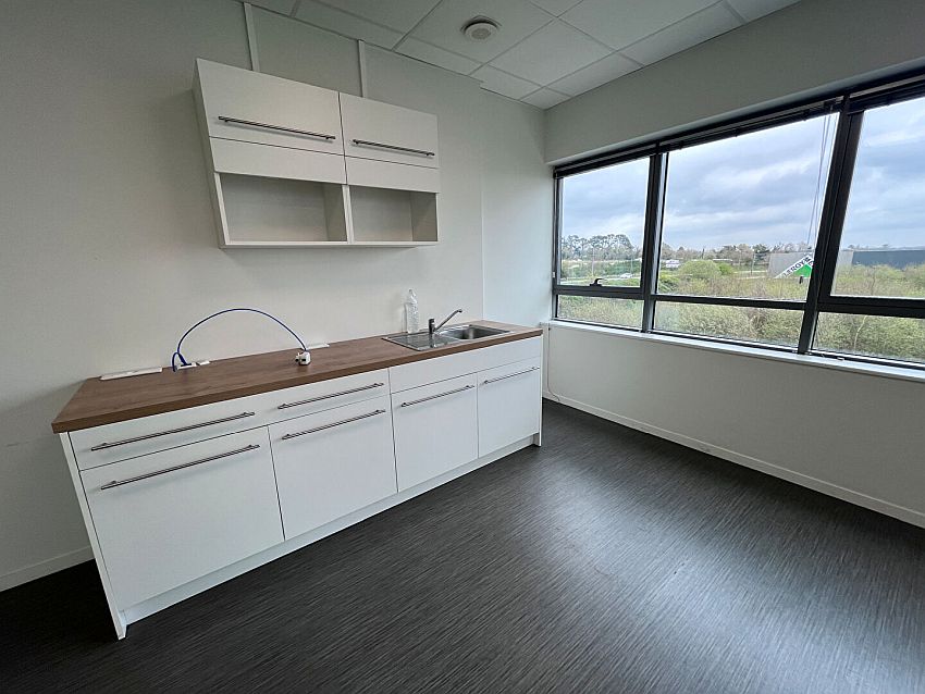 Bureau Location 29490 GUIPAVAS