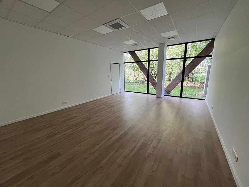 Bureau Location 29490 GUIPAVAS