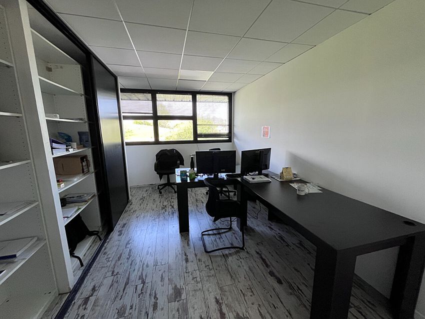 Bureau Location 29490 GUIPAVAS