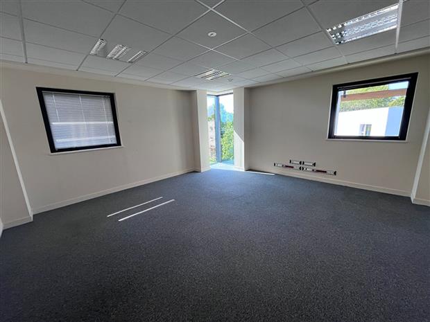 Bureau Location 29490 GUIPAVAS