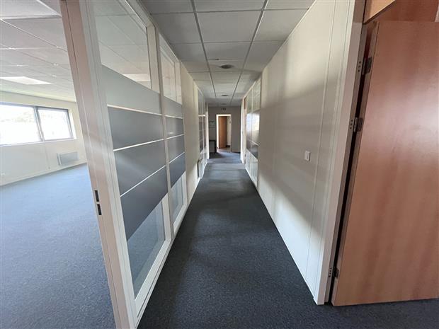 Bureau Location 29490 GUIPAVAS