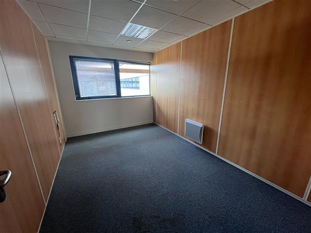 Bureau Location 29490 GUIPAVAS