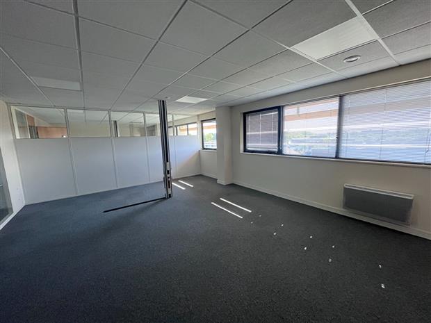 Bureau Location 29490 GUIPAVAS