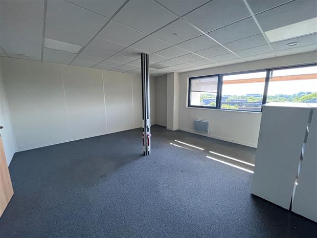 Bureau Location 29490 GUIPAVAS