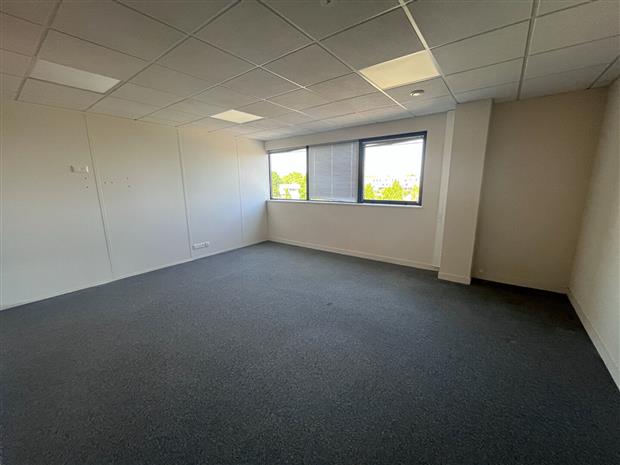 Bureau Location 29490 GUIPAVAS