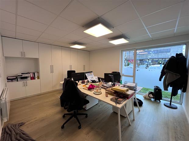 Bureau Location 29490 GUIPAVAS
