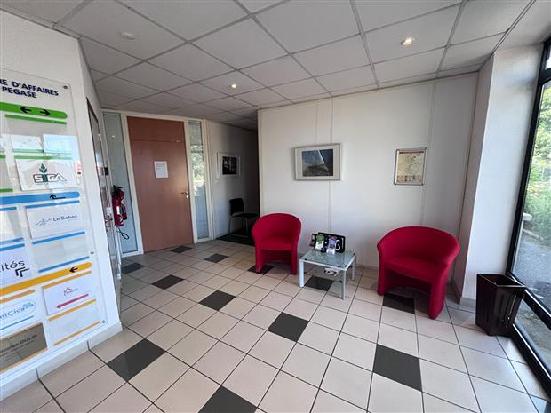 Bureau Location 29490 GUIPAVAS