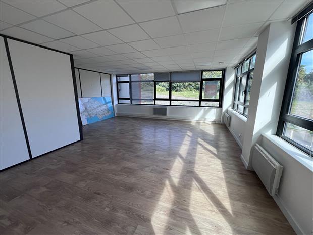 Bureau Vente 29490 GUIPAVAS