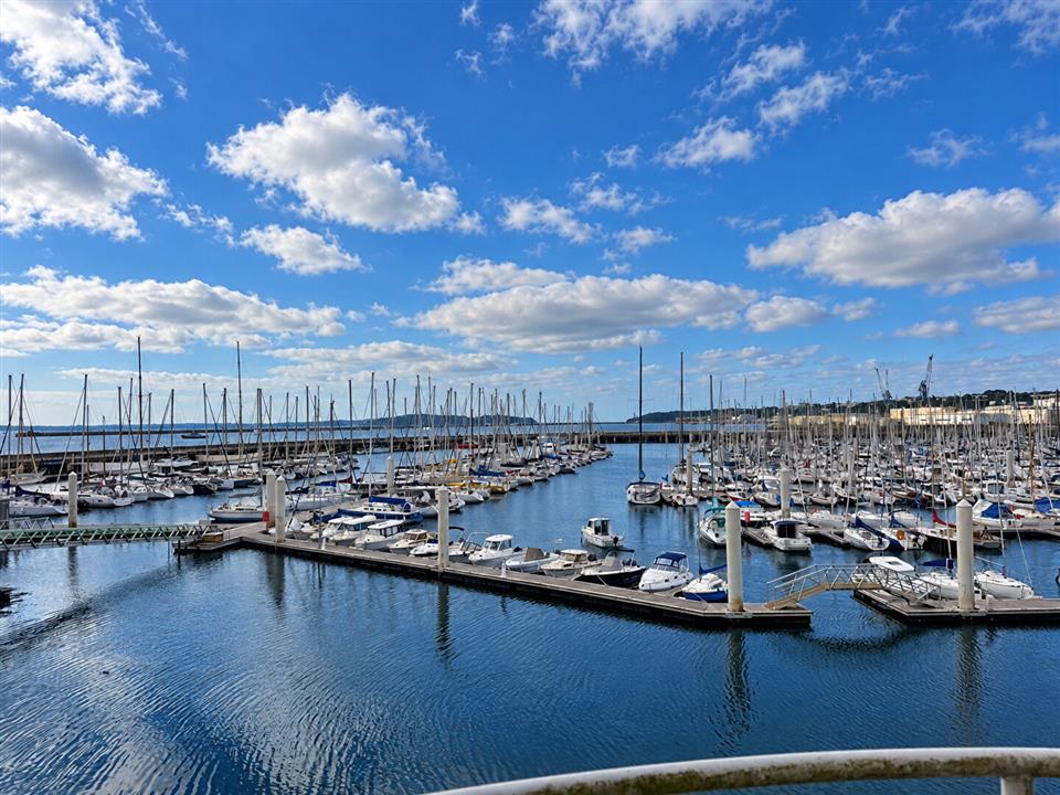 Bureau Location 29200 BREST