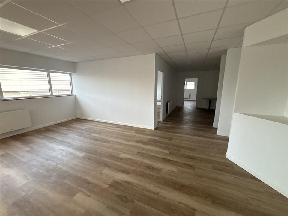 Bureau Location 29490 GUIPAVAS