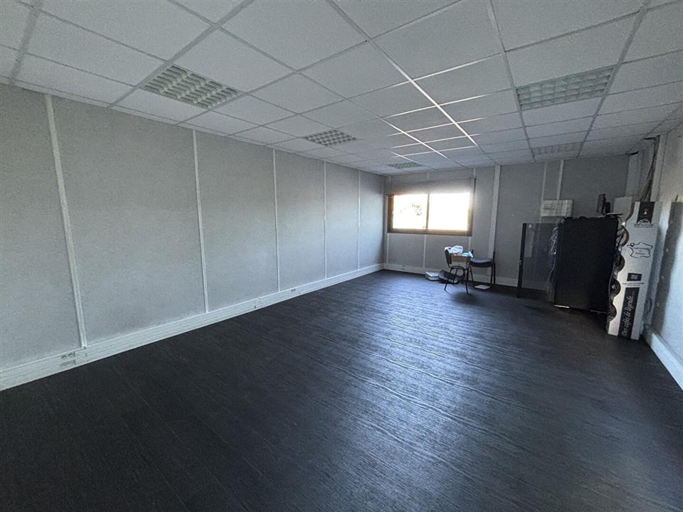 Local d'activités Location 29450 SIZUN