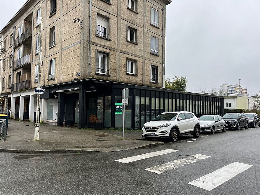 Commerce Location 56100 LORIENT