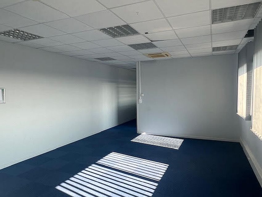 Bureau Location 57070 METZ