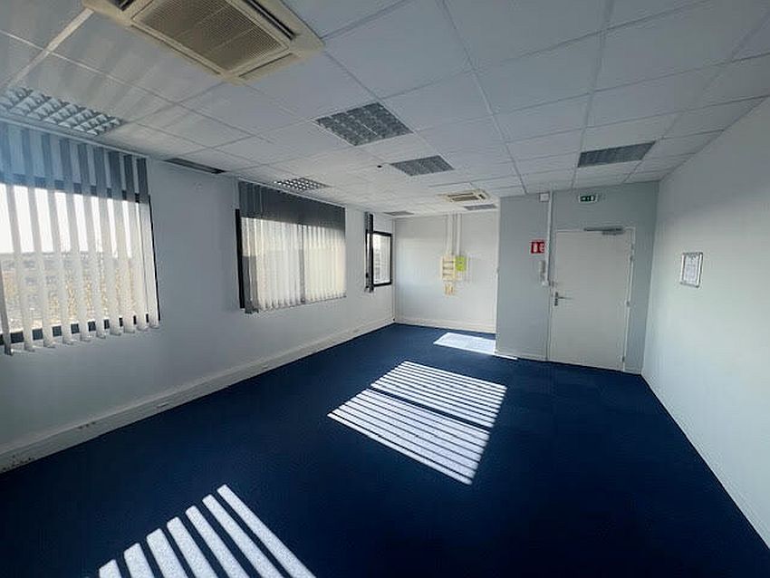 Bureau Location 57070 METZ