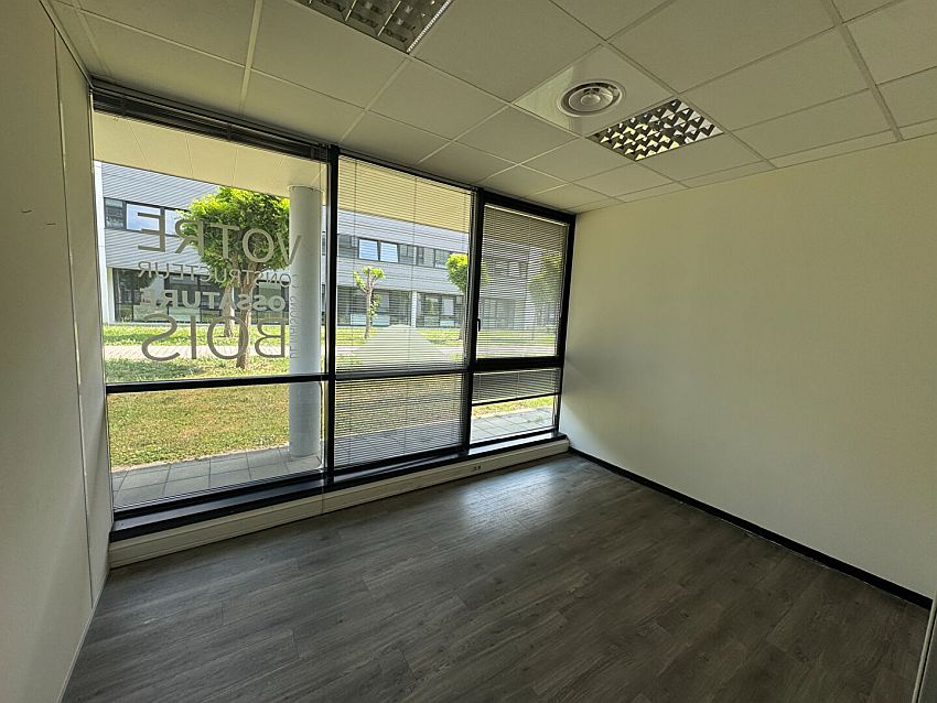 Bureau Location 57070 METZ