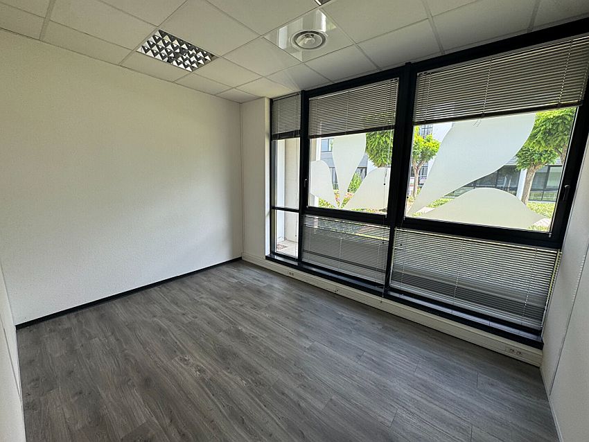 Bureau Location 57070 METZ
