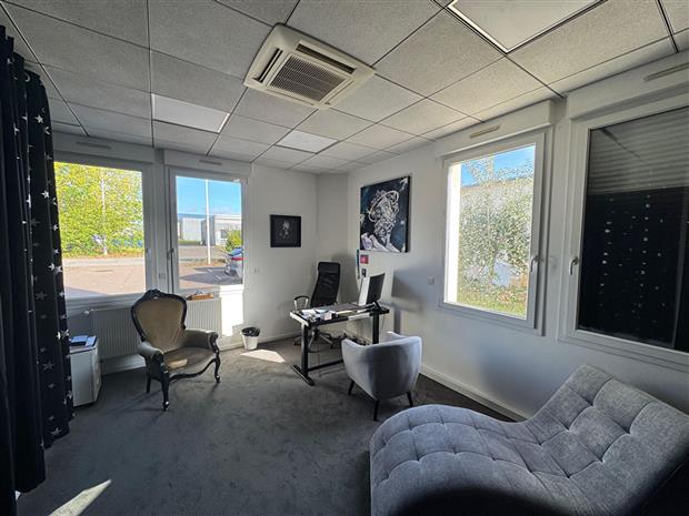 Bureau Location 57155 MARLY