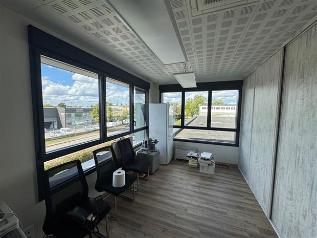 Bureau Location 57070 METZ