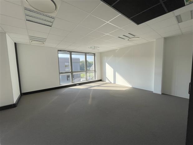 Bureau Location 59810 LESQUIN