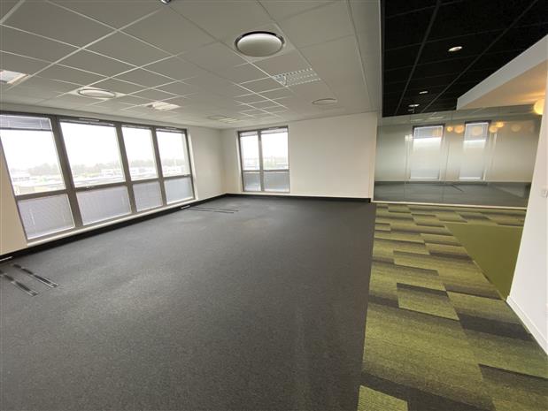 Bureau Location 59810 LESQUIN