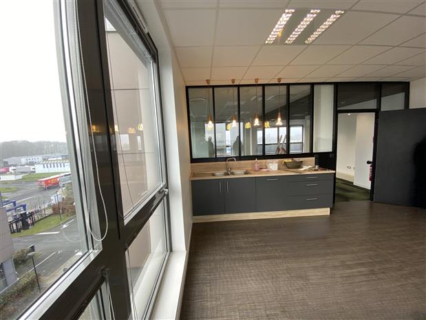 Bureau Location 59810 LESQUIN