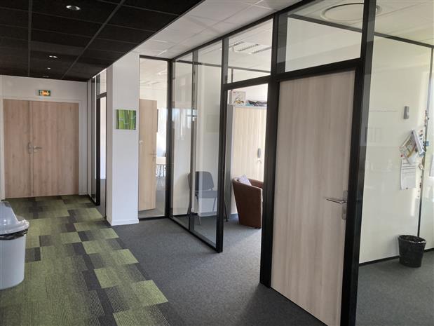 Bureau Location 59810 LESQUIN