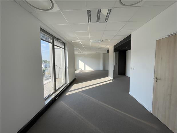 Bureau Location 59810 LESQUIN