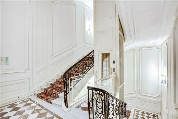 Bureau Location 75008 PARIS 156 BOULEVARD HAUSSMANN