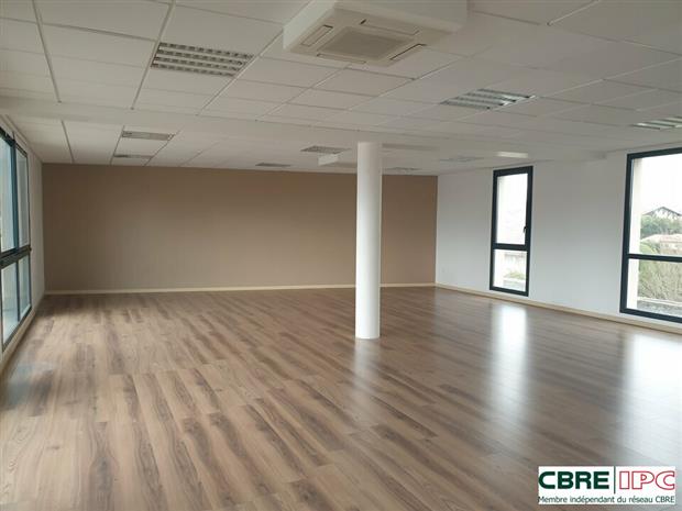 Bureau Location 40220 TARNOS  