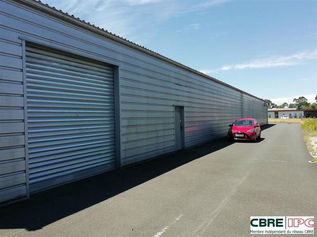 Commerce Location 40280 SAINT PIERRE DU MONT  