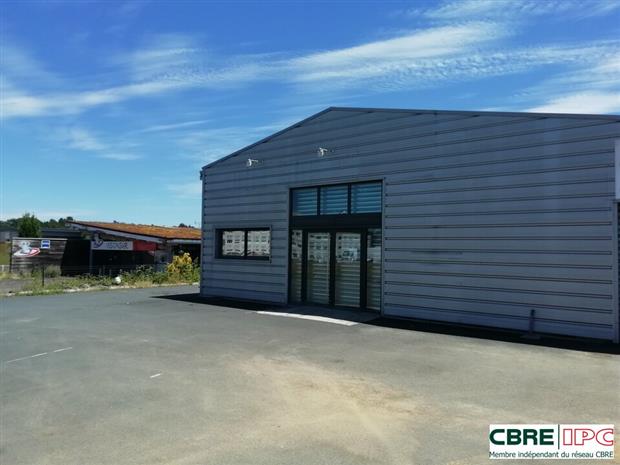 Commerce Location 40280 SAINT PIERRE DU MONT  