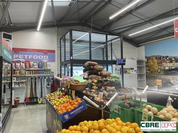 Commerce Location 40280 SAINT PIERRE DU MONT  